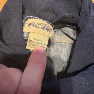 Worn a hand fulll of times. Good quality!